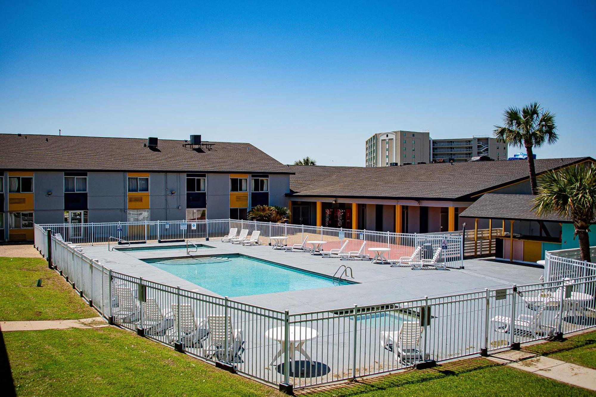 Biloxi Beach Hotel Exterior foto