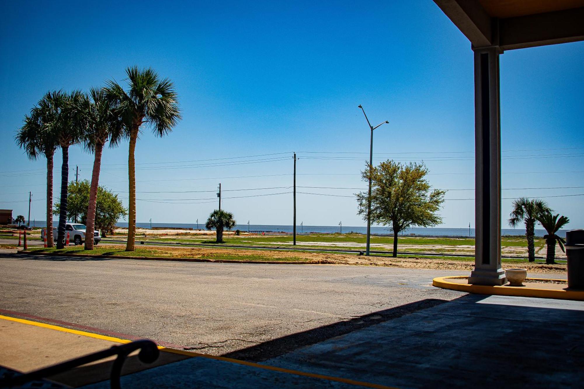 Biloxi Beach Hotel Exterior foto