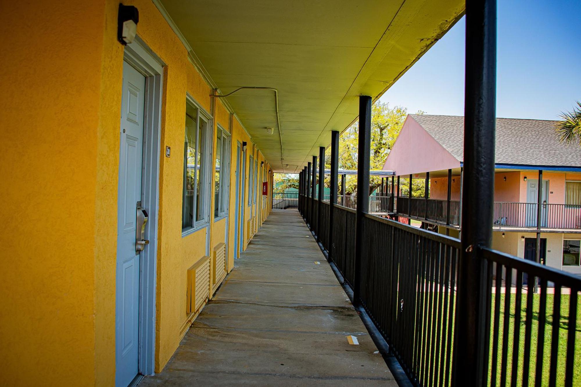 Biloxi Beach Hotel Exterior foto