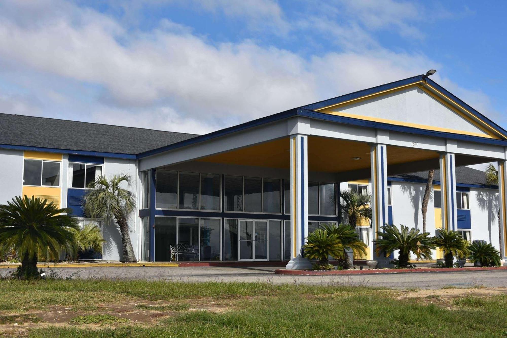 Biloxi Beach Hotel Exterior foto